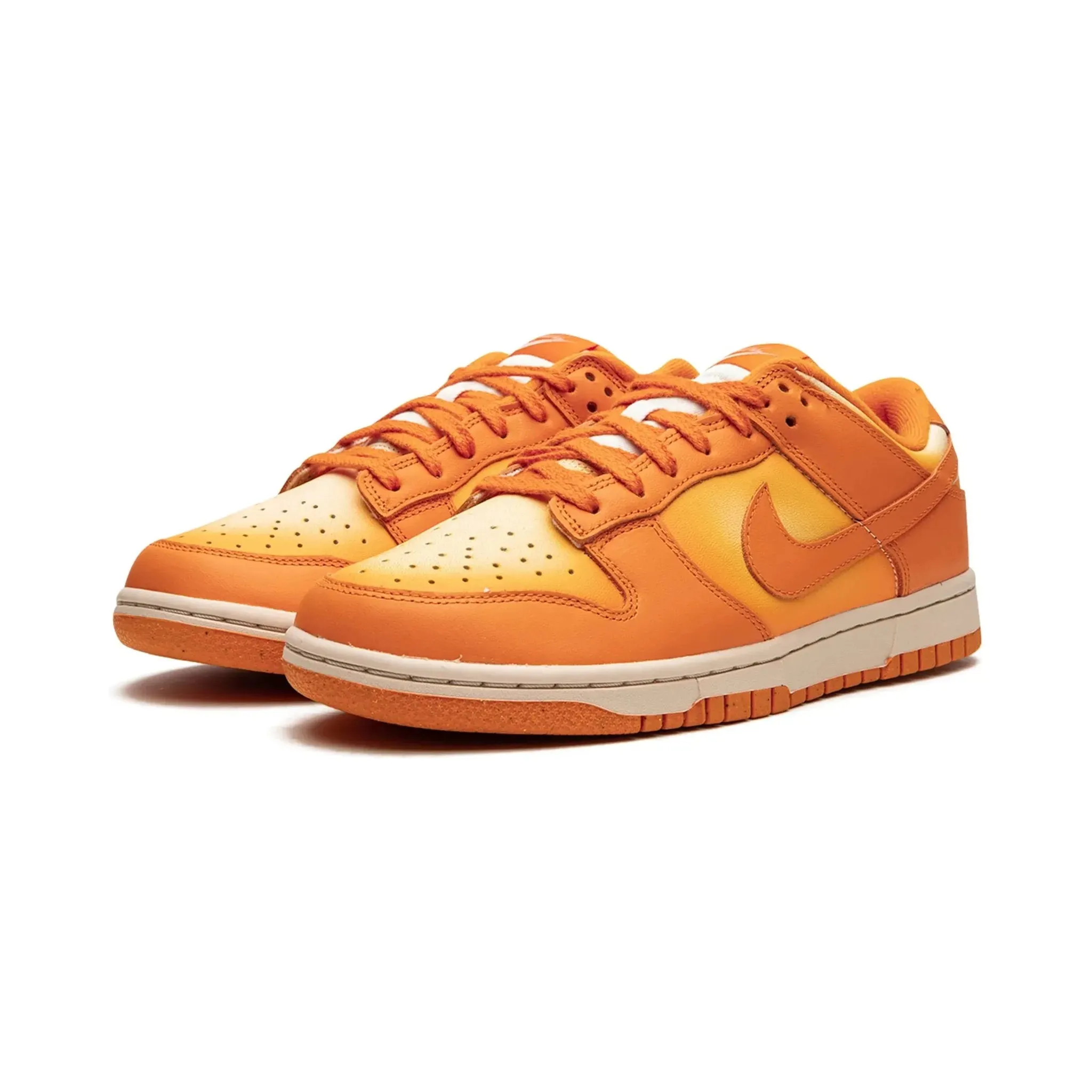 Dunk Low "Magma Orange"